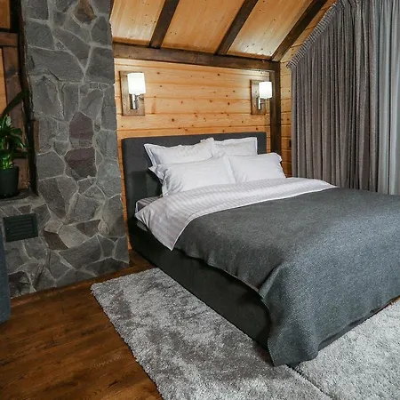 Familia Villa Yaremche